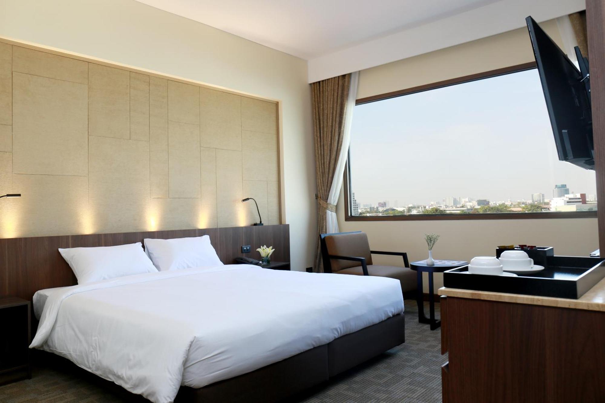 Louis Tavern Hotel Бангкок Экстерьер фото
