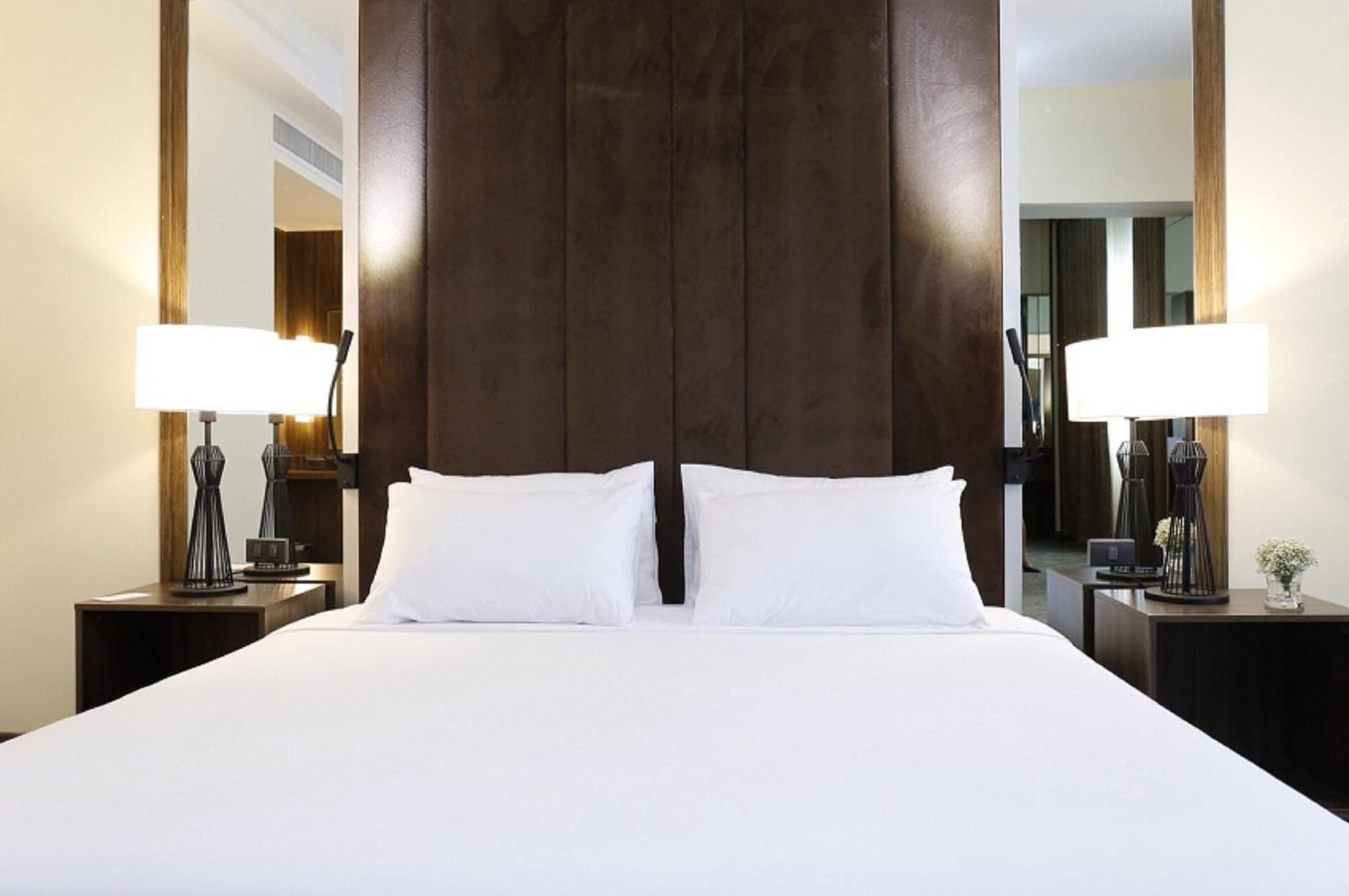 Louis Tavern Hotel Бангкок Экстерьер фото
