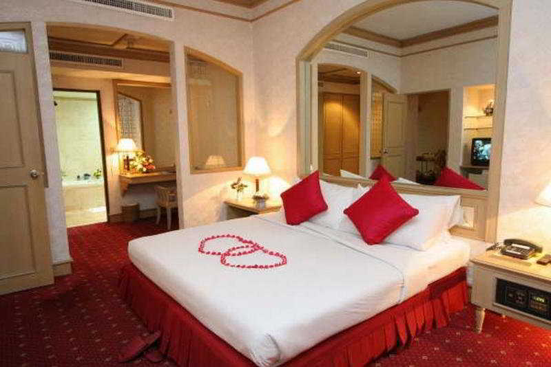 Louis Tavern Hotel Бангкок Экстерьер фото
