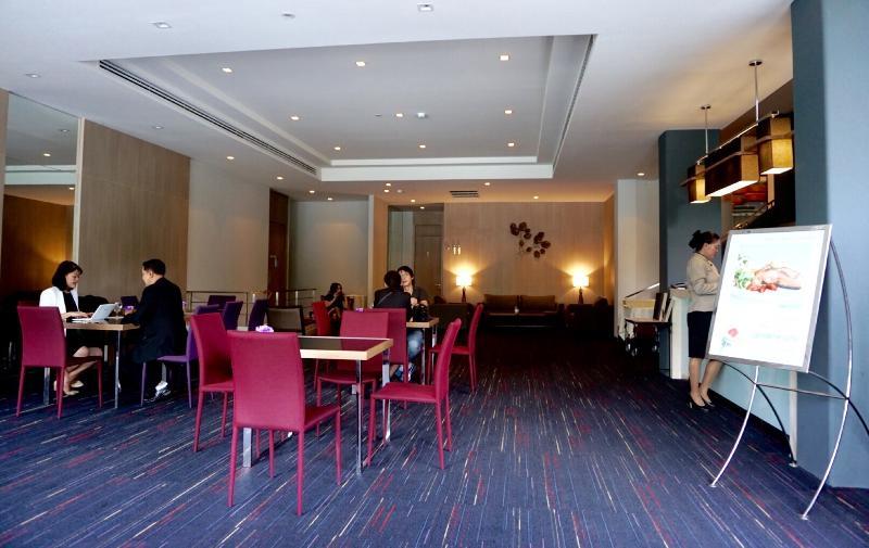 Louis Tavern Hotel Бангкок Экстерьер фото
