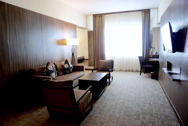 Louis Tavern Hotel Бангкок Экстерьер фото