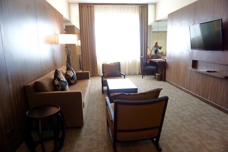 Louis Tavern Hotel Бангкок Экстерьер фото