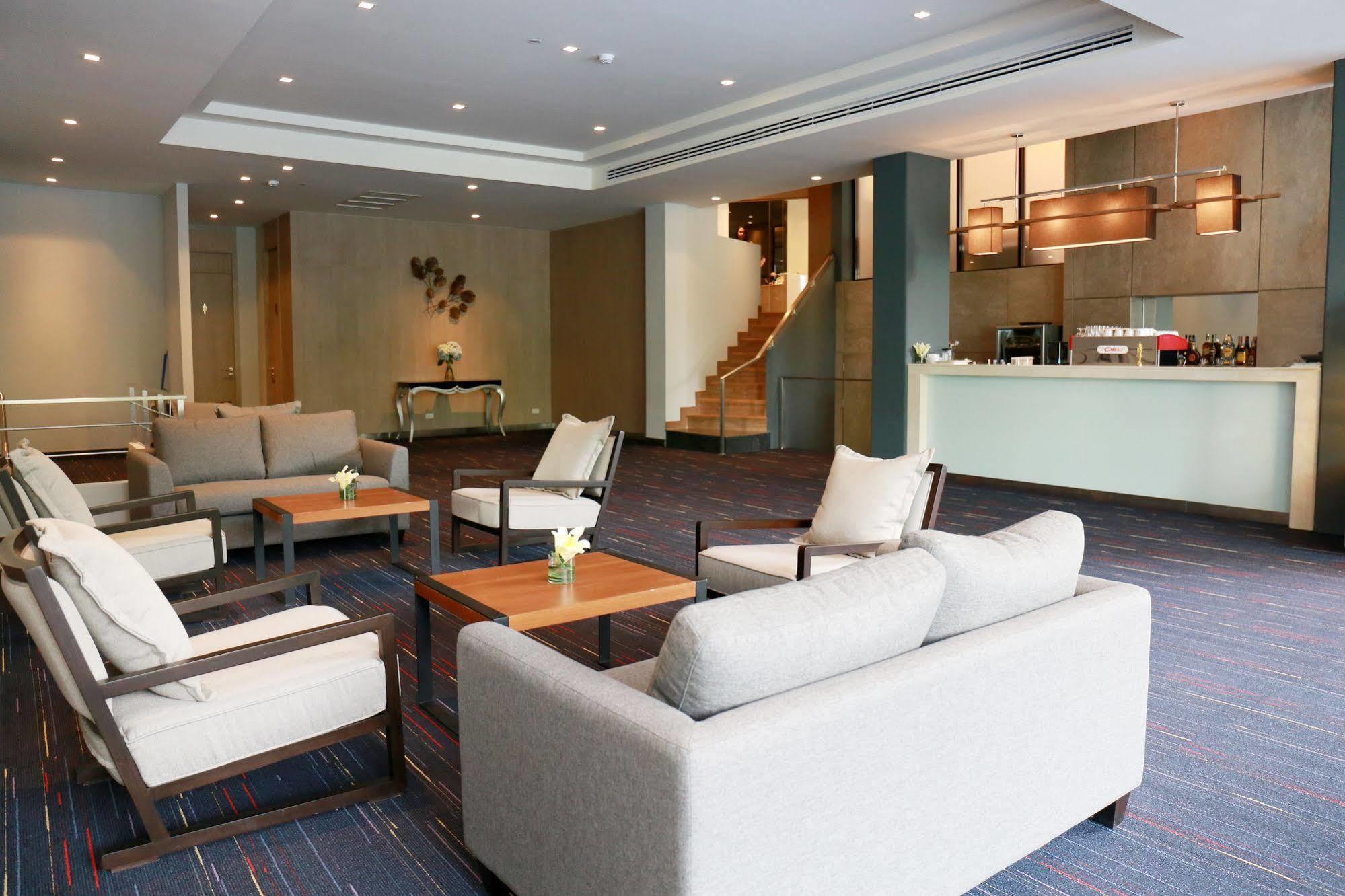 Louis Tavern Hotel Бангкок Экстерьер фото