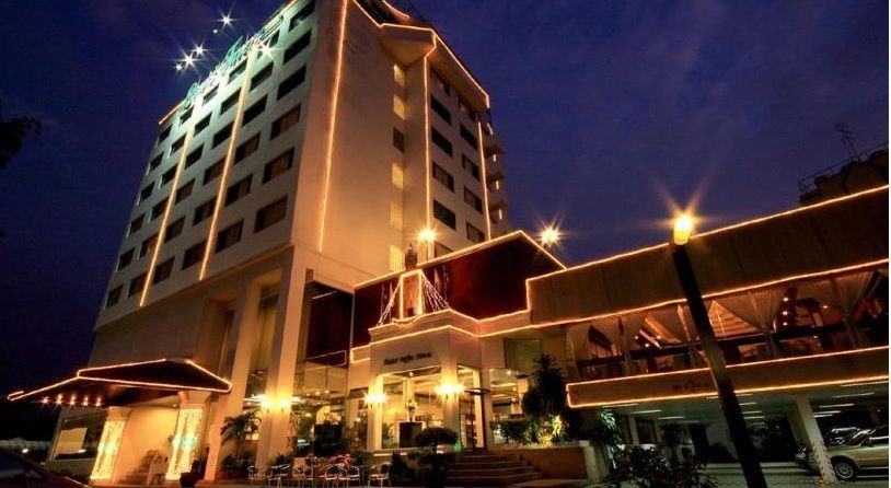 Louis Tavern Hotel Бангкок Экстерьер фото