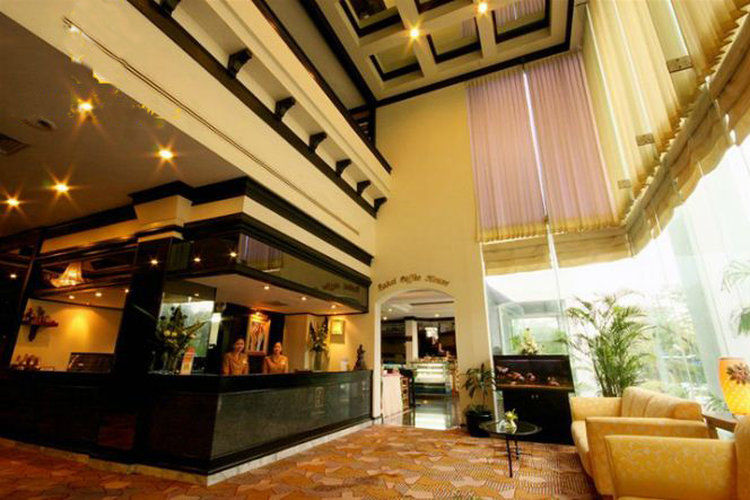 Louis Tavern Hotel Бангкок Экстерьер фото